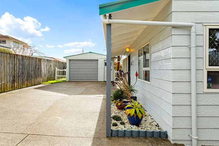 2/8 Rickards Place New Lynn_17