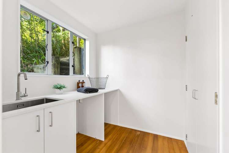 4 Puketutu Rise Hillsborough_31