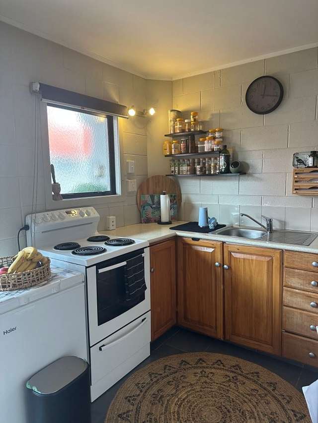 2/2 Hammond Street Hamilton Central_4