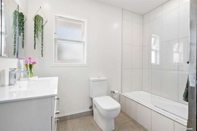 43 Beach Road Te Atatu Peninsula_10