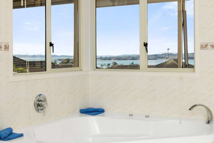 6 Beach Road Mellons Bay_22