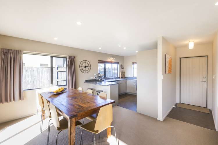 17 Walnut Grove Kelvin Grove_3