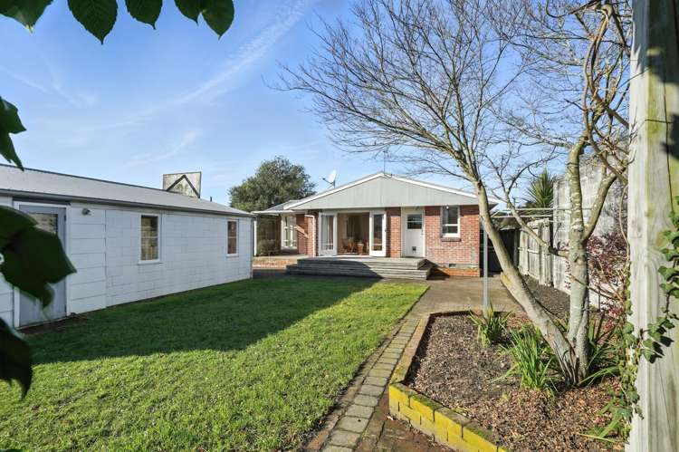 215 Greers Road_0