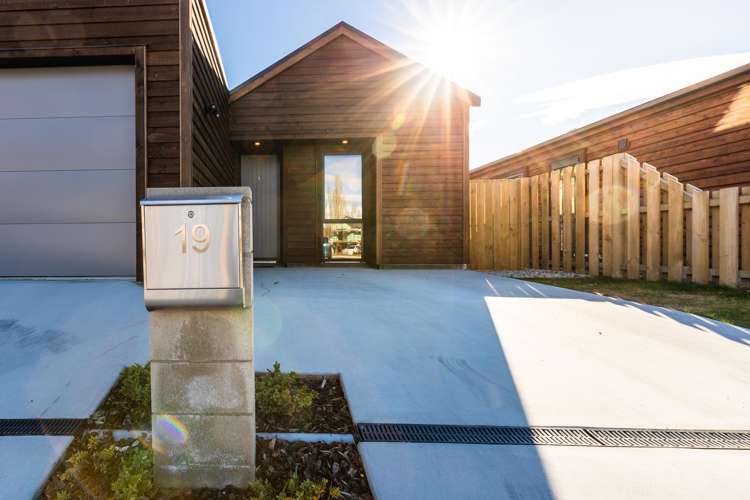 19 Lauder Street Dalefield/Wakatipu Basin_1
