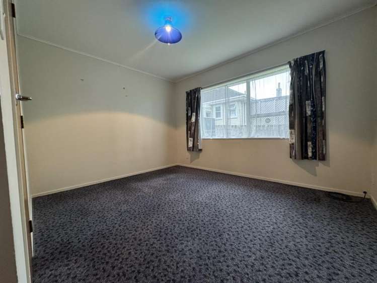  2/12 Fraser Street Wainuiomata_3