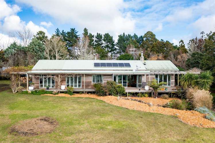 212 Staniforth Road Kaiwaka_13