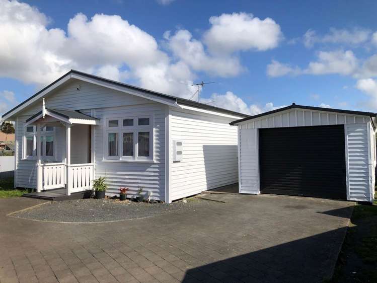 124 Mangere Road_0