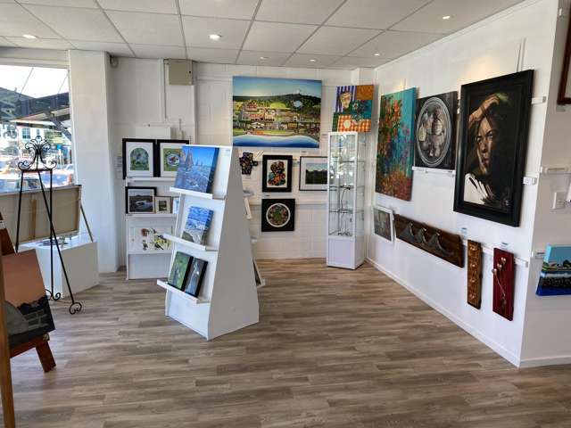 33 Gover Street Central_4