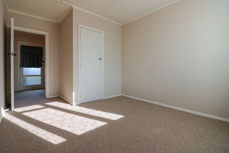 21 Collins Crescent Feilding_6