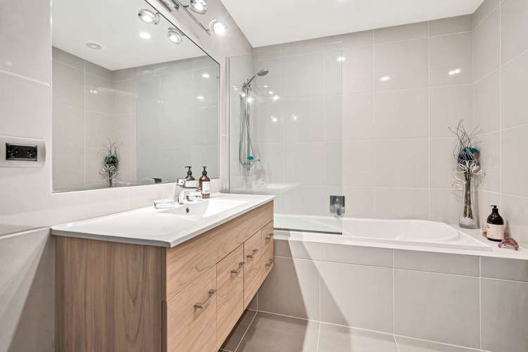 54 Squadron Drive Hobsonville_14