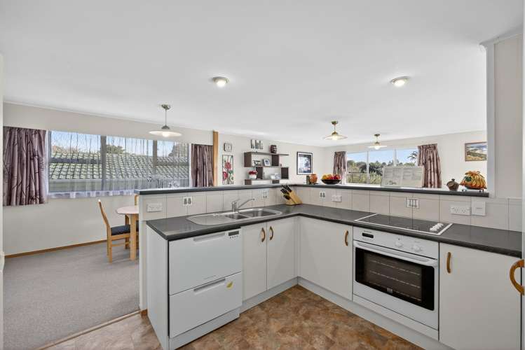 8 Jade Avenue Pakuranga Heights_9