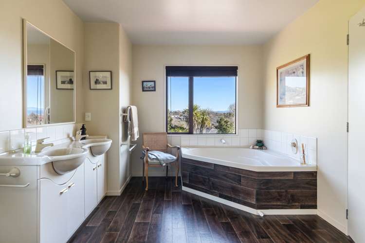 9 Stanhope Rise Richmond_11