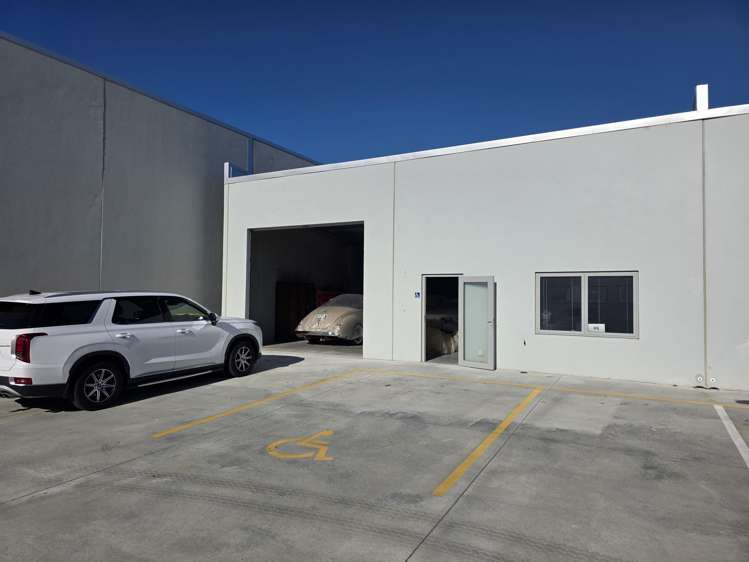 6/4 Lake Bryndwr Lane Burnside_1