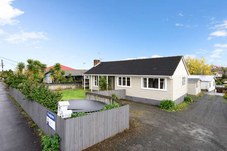 7 Thomson Avenue Dinsdale_1