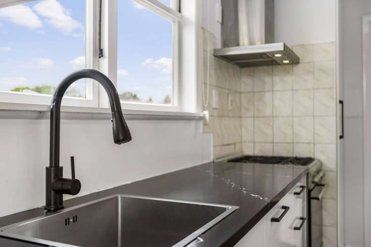 77 Sefton Crescent Chartwell_10