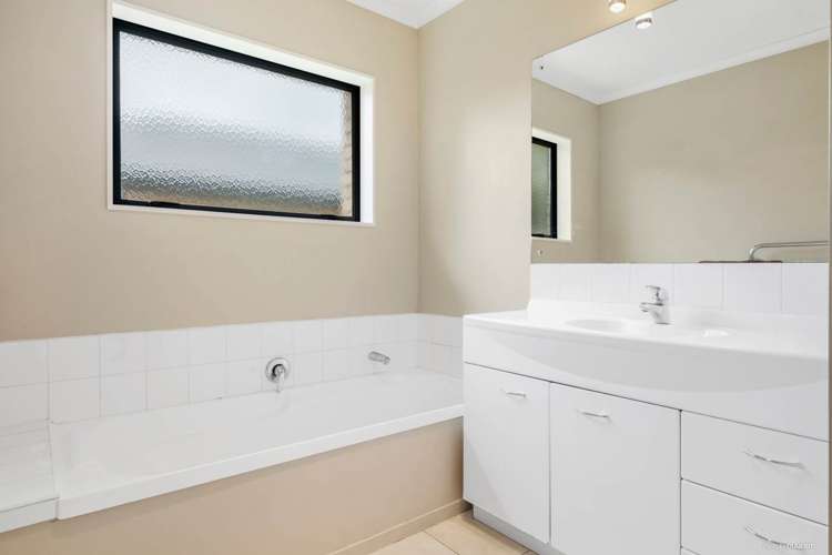 9 Ernest Shackleton Place Waiuku_13