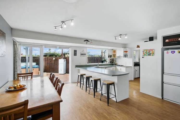 54 Harris Crescent Papanui_1