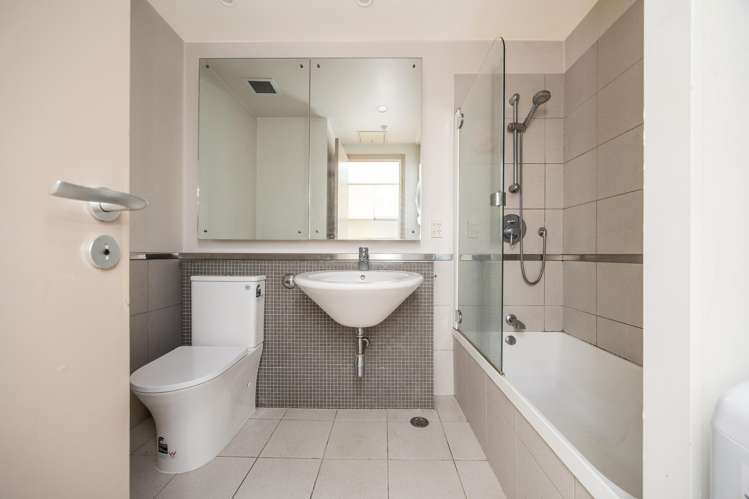 1I/22 Pakenham Street East Auckland Central_12