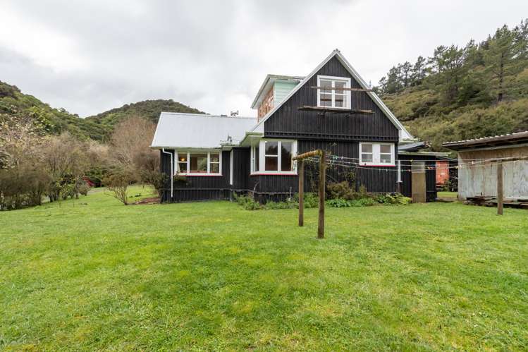 100 Hair Street Wainuiomata_24