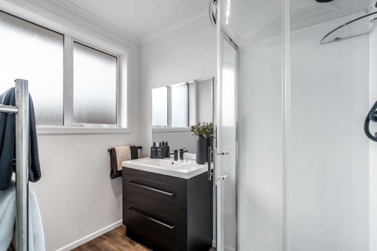 82 Saturn Street Strathern_11