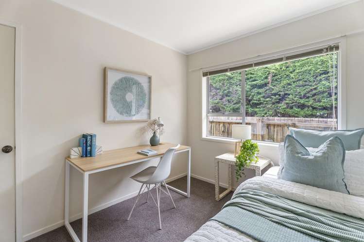 1/5 Teal Crescent Beach Haven_13