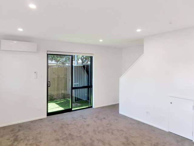 14 Bauchop Road 1371_2