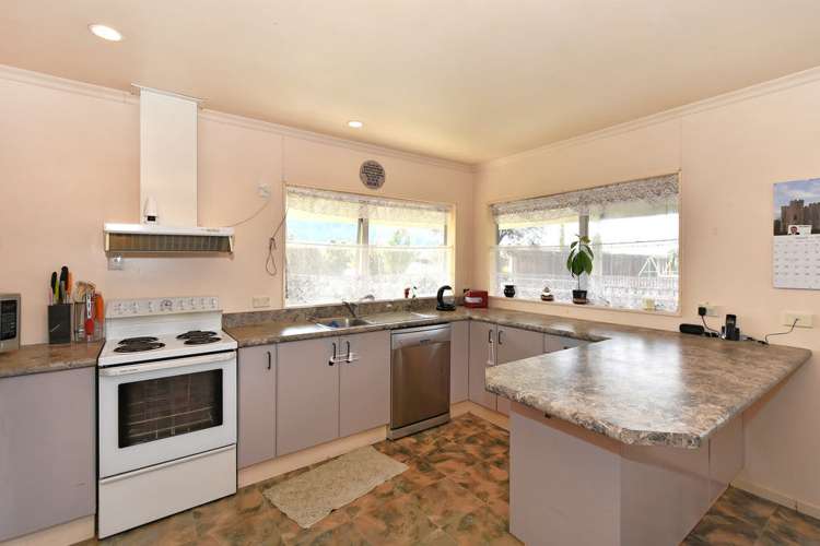 27 Lord Auckland Road Wakefield_7