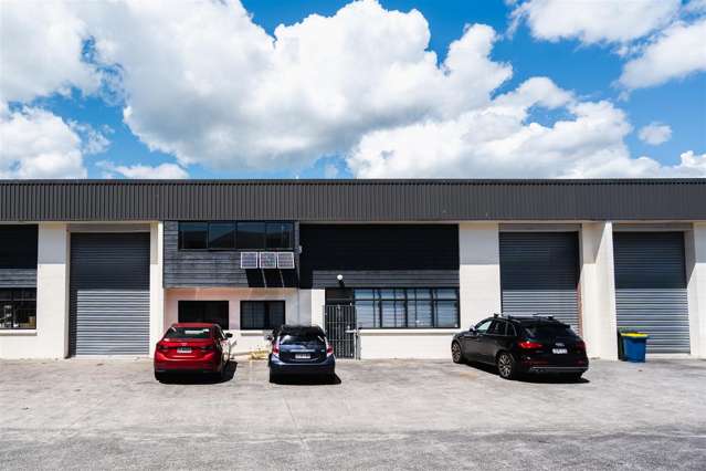 Savills | Great Value Avondale Warehouse