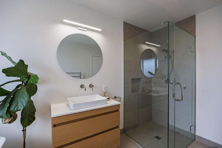 31 Hikawera Drive Frimley_9