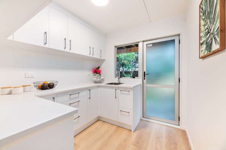 143 Sunnynook Road Forrest Hill_10