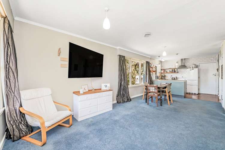 5669 West Coast Road Springfield_5