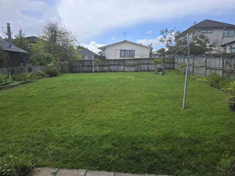 1/8 Staveley Avenue Mount Roskill_12