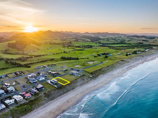 Pataua North Paradise - Absolute Beachfront