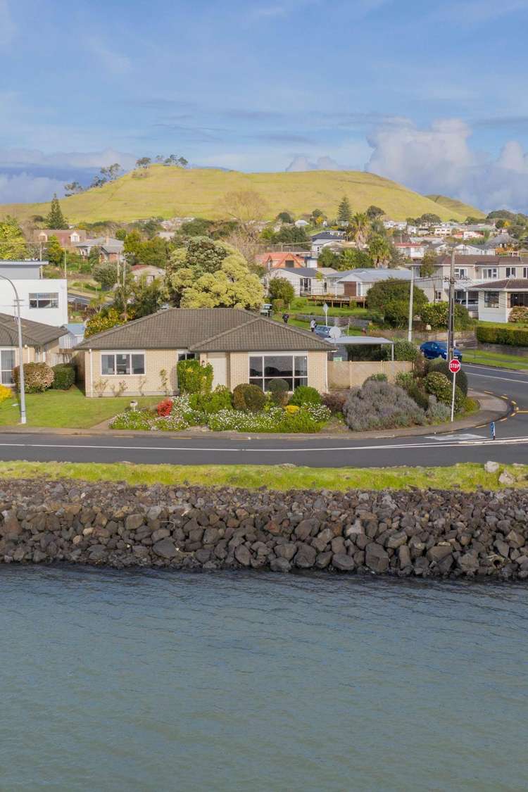 50A Kiwi Esplanade Mangere Bridge_11