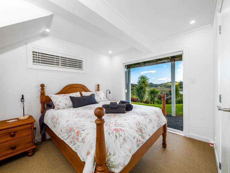 3 Lichen Grove Russell_18