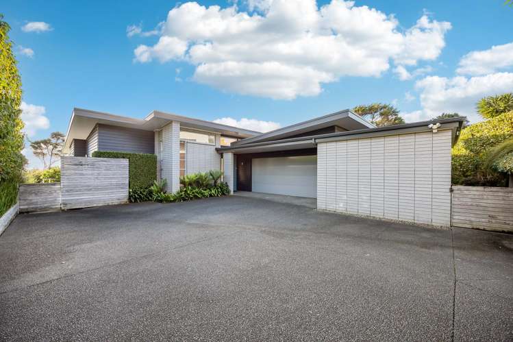 104 Shelter Drive Greenhithe_1
