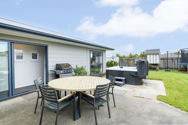4 Almond Grove Feilding_12
