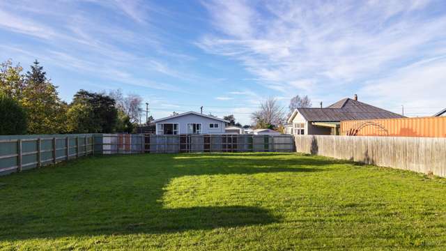 509m2 section - no covenants, big potential!