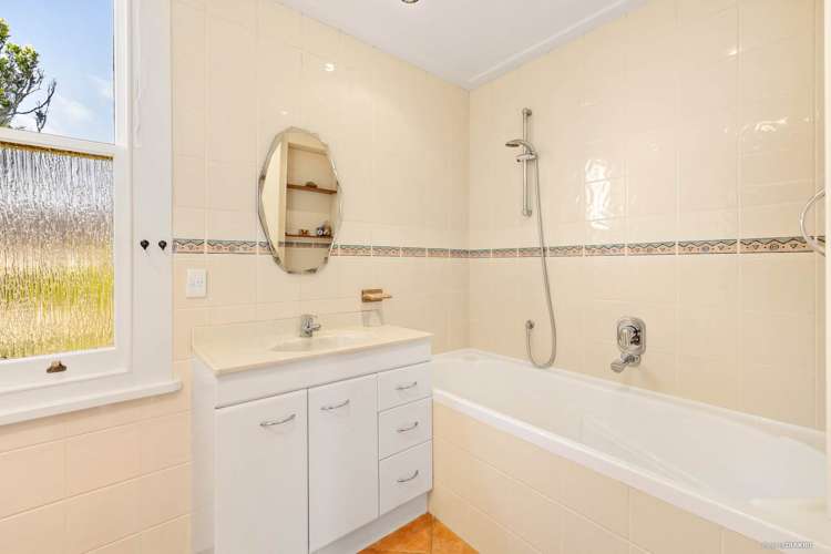 90 Victoria Avenue Waiuku_6