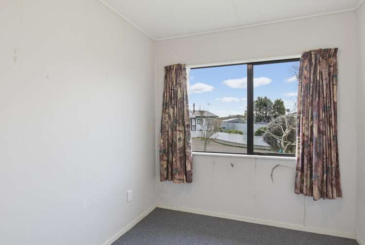 23 Douglas Street Levin_27