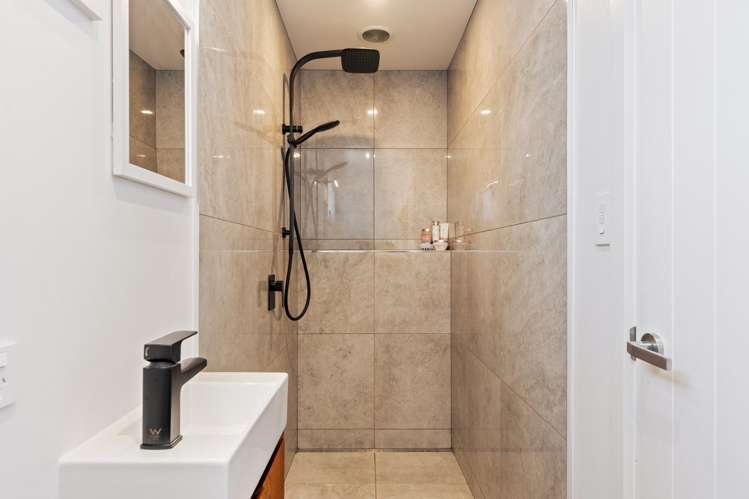 11 Beach Cove Wainui_18