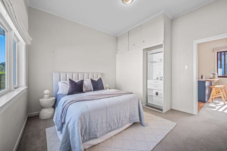 10 Joan Street Point Chevalier_15