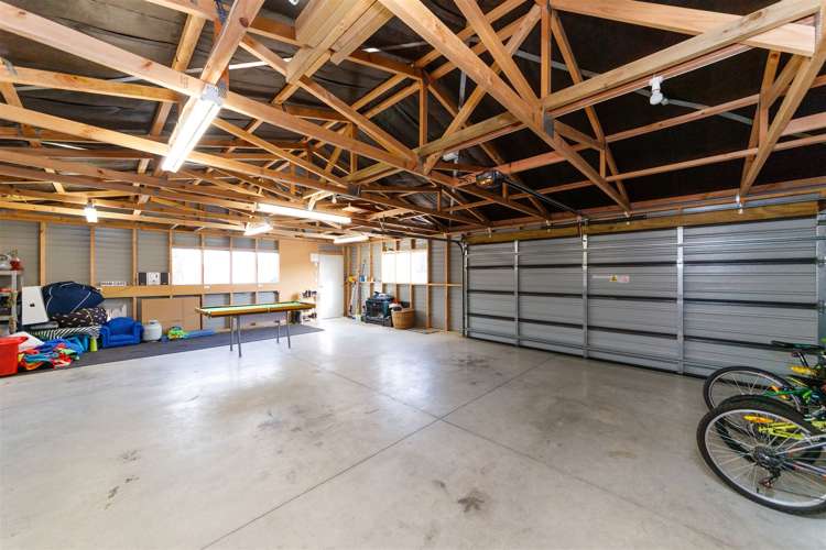 968 Tremaine Avenue Roslyn_21