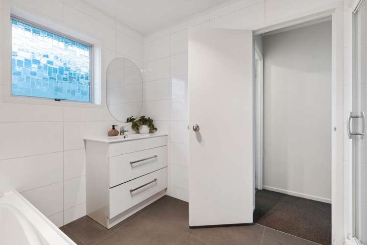 Unit 2/34 Ballater Place Highland Park_16