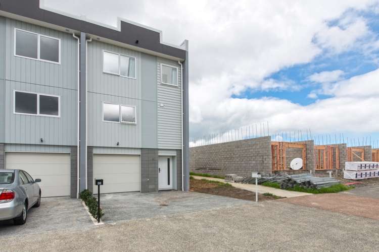 85 Bordeaux Parade Te Atatu South_23