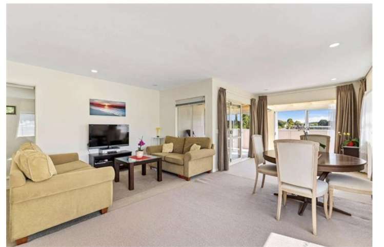 2/ 46A Blakeborough Drive Forrest Hill_2