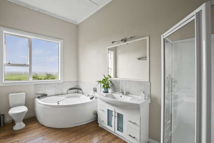 676 Upland Road Egmont Village_14