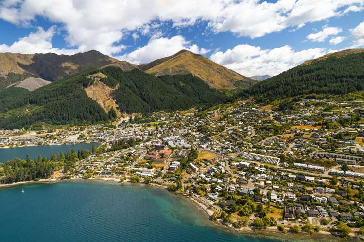 21-27 Adelaide Street Queenstown_13