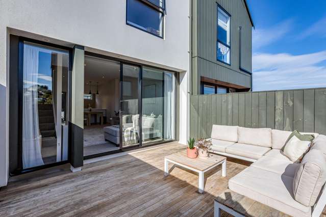 10/6 Oswald Crescent Paparangi_2