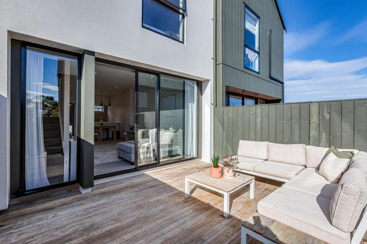 10/6 Oswald Crescent Paparangi_2